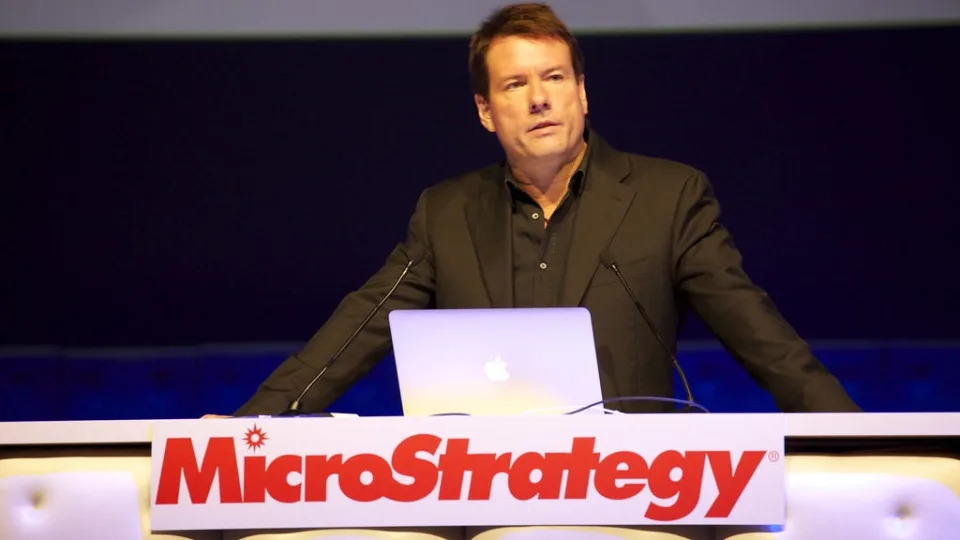 Michael Saylor's Bitcoin Strategy Drives MicroStrategy's 490% Surge, Hedge Fund CIO Says It's An 'Extreme Example' Of Volatility Monetization