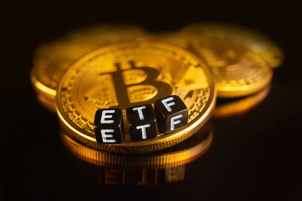 Crypto ETFs Shrink by Nearly $700M on Fed Rate Cut