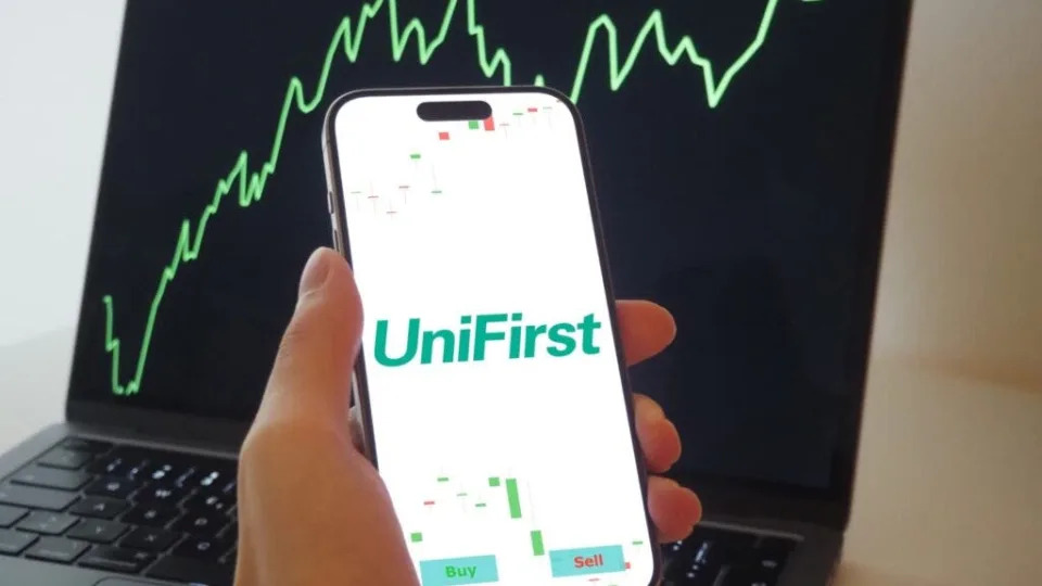 How To Earn $500 A Month From UniFirst Stock Ahead Of Q1 Earnings