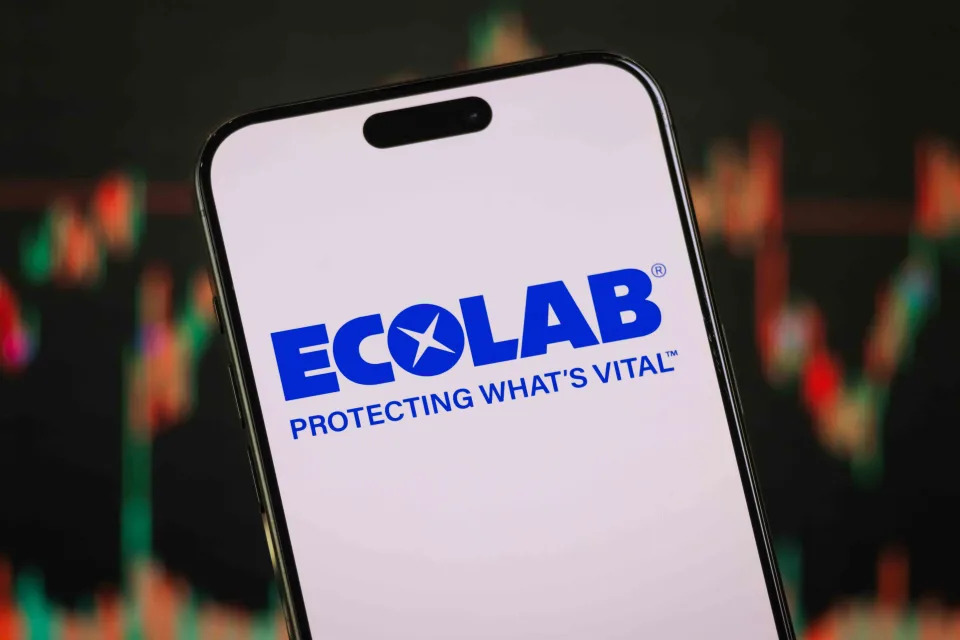 Ecolab Stock Jumps as Outlook Tops Estimates