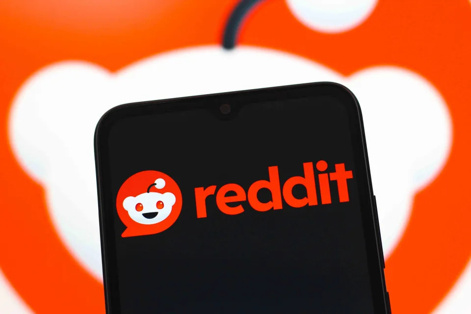 Reddit Stock Is Down on Disappointing User Growth. Why Analysts Say To Buy the Dip.