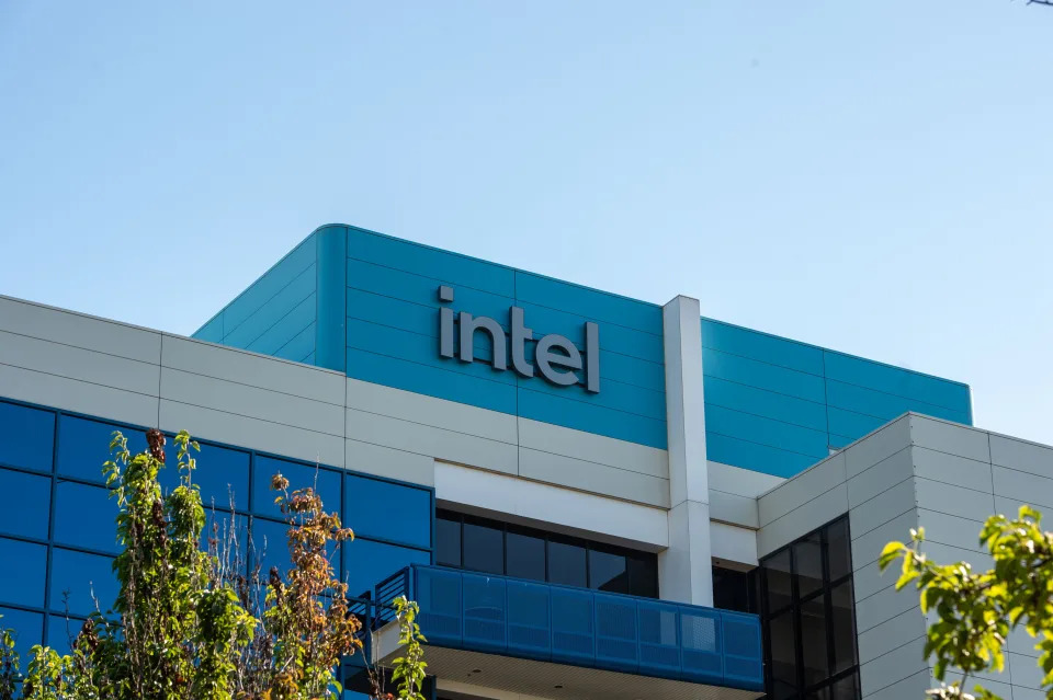 Intel stock pulls back from record rally as analysts note barriers to potential deals with TSMC, Broadcom