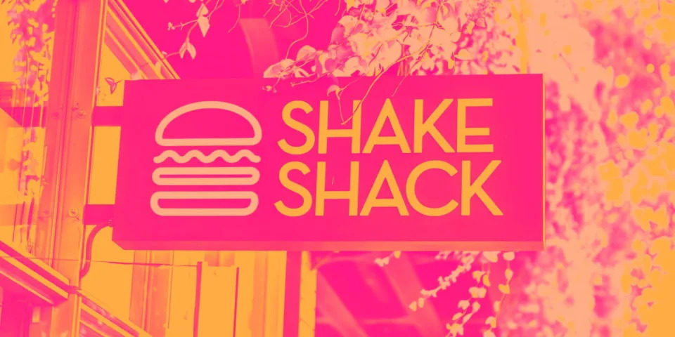 Q4 Rundown: Shake Shack (NYSE:SHAK) Vs Other Modern Fast Food Stocks