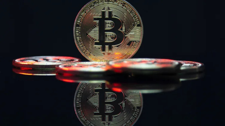 Bitcoin Falls Below $80,000 as Investors Pull $4.75 Billion From Crypto Funds and Inflation Fears Grow